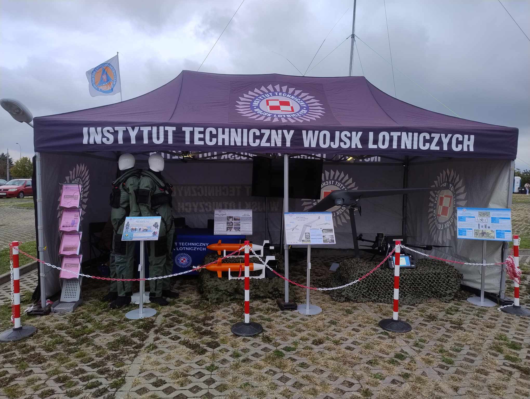Uczestnictwo w 13. Nocy Instytutu Lotnictwa